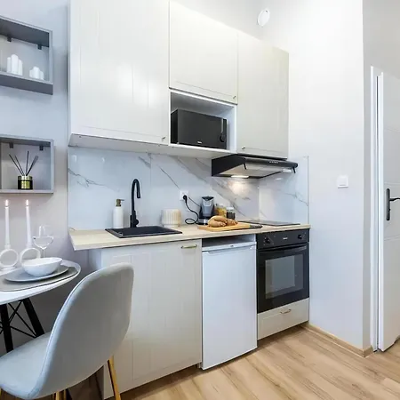 Apartment Q2 *